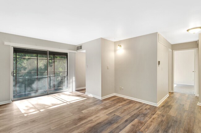 Building Photo - The Oliver