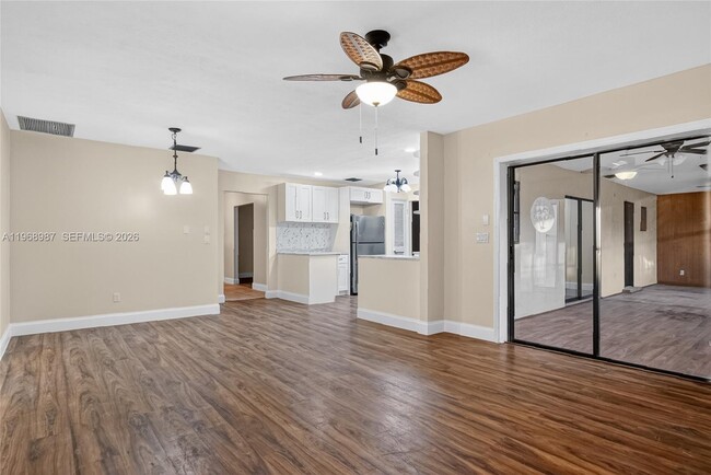 Building Photo - 525 SE Brookside Terrace