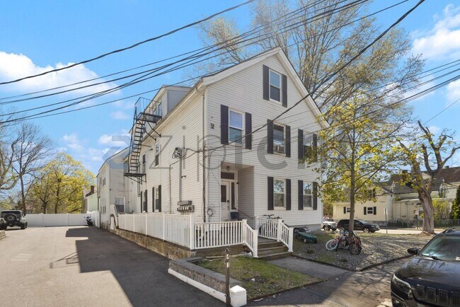 Building Photo - Unit 3F