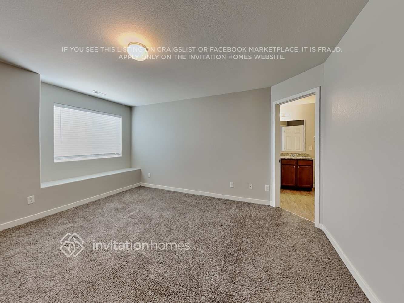 Building Photo - 4059 Creek Legend View