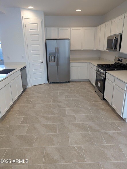 Building Photo - 3113 S 156th Ave