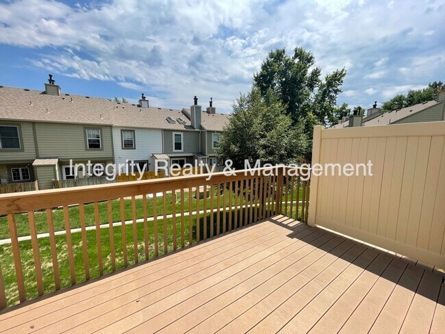 Building Photo - 1811 S Quebec Way