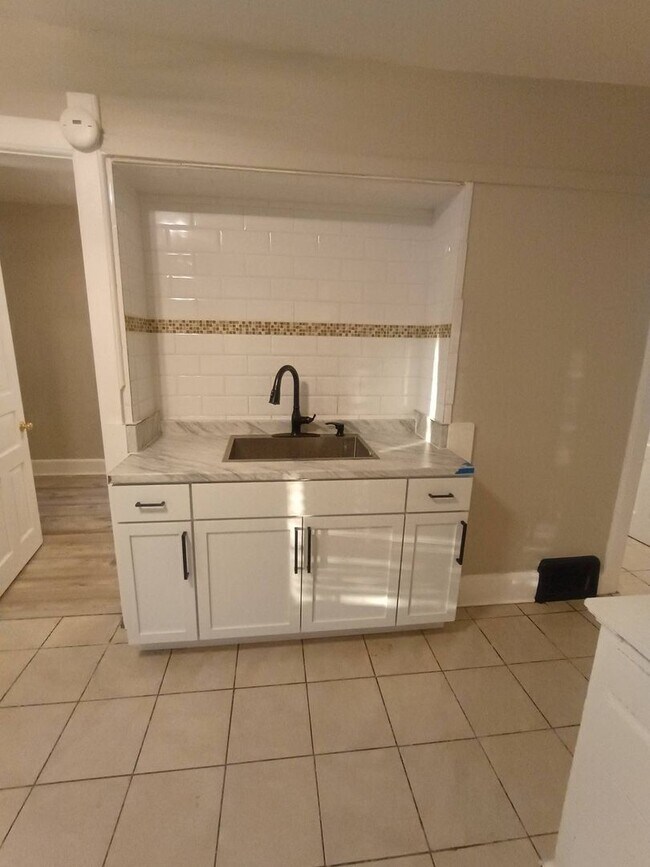 Building Photo - 2229 N 40th St