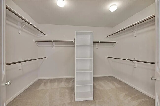 Building Photo - 511 Elm Ridge Dr