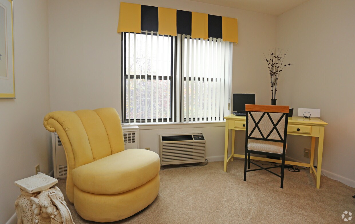 Towne Towers Apartments