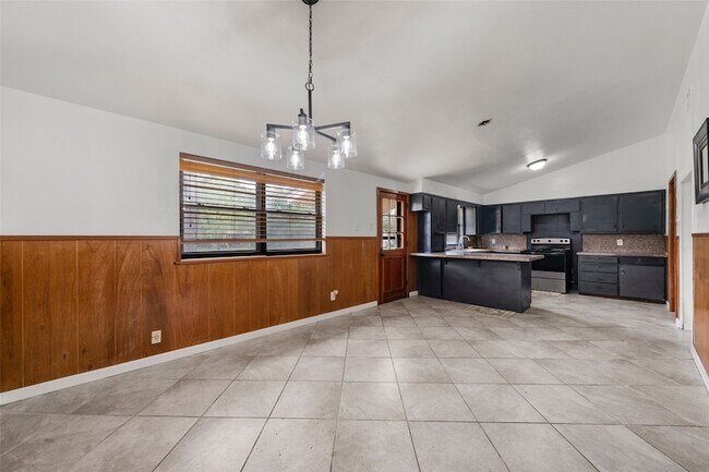 Building Photo - 308 Catalina Dr