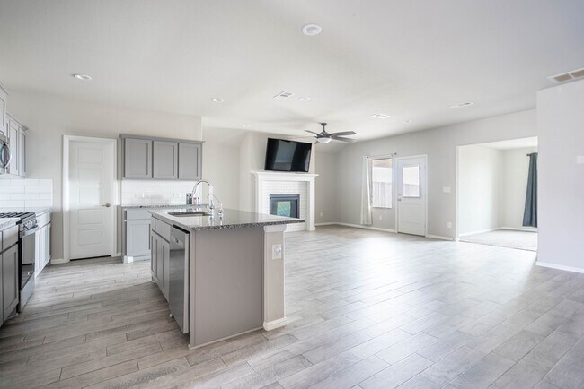 Building Photo - 7108 Buckwheat Rd