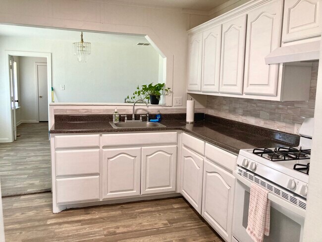 Building Photo - 3603 Linda Dr