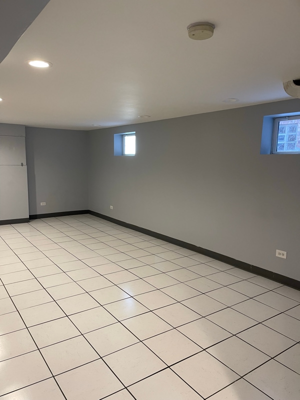 Building Photo - 4031 N Austin Ave