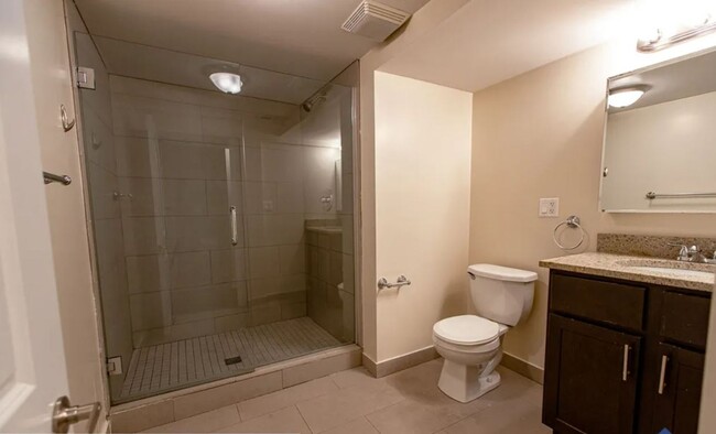 Building Photo - 2222 W Belden Ave