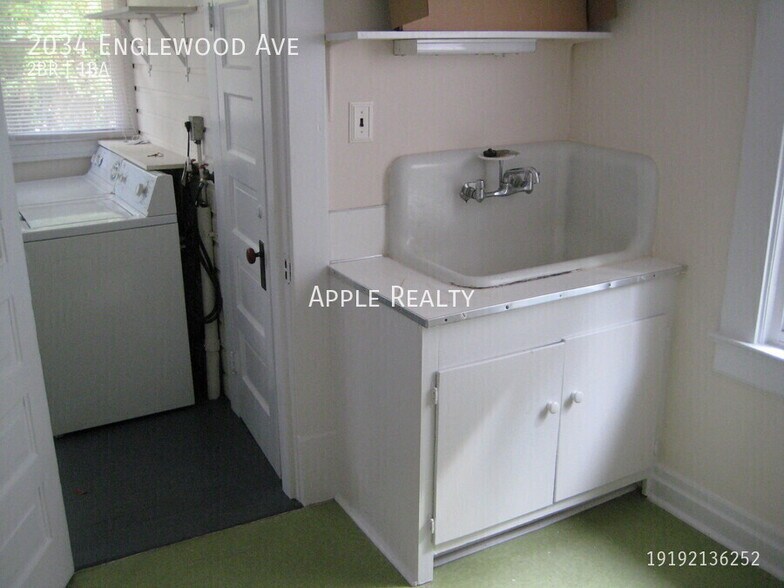 Building Photo - 2034 Englewood Ave