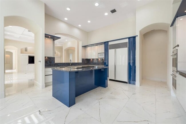 Building Photo - 9701 Lake Isleworth Ct