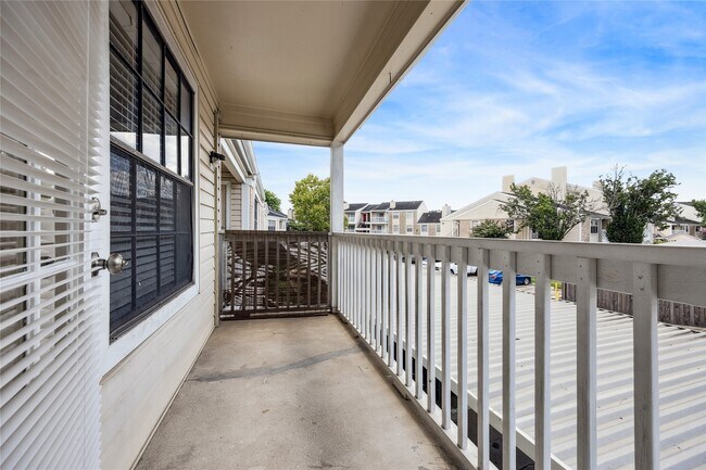 Building Photo - 2750 Holly Hall St