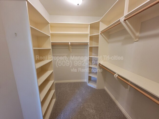 Building Photo - 4000 W 34th Ct