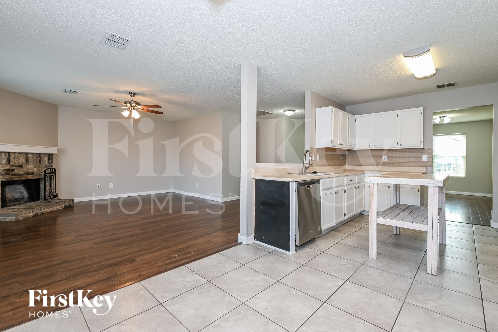 Building Photo - 1445 Lochspring Dr