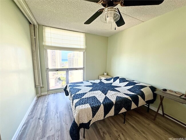 Building Photo - 469 Ena Rd