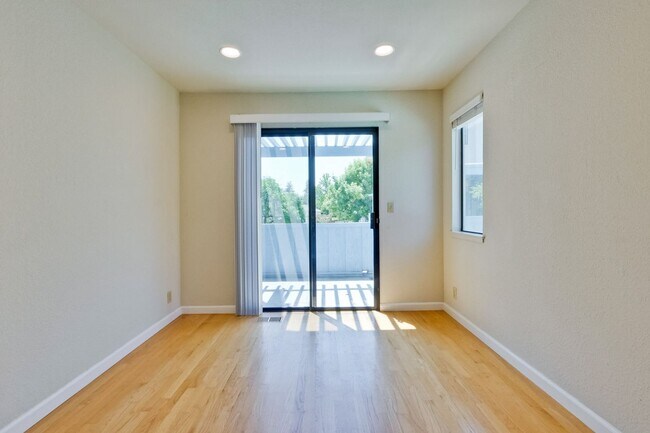 Building Photo - Condo Near Cupertino High | Updated Kitche...