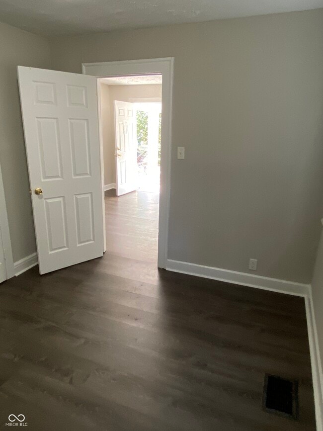 Building Photo - 2373 N Oxford St