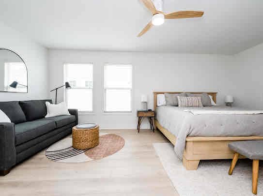 Building Photo - 428 Island Pointe Dr