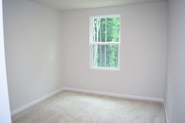 Building Photo - Modern 3-Bedroom Townhouse with Garage & Private Patio