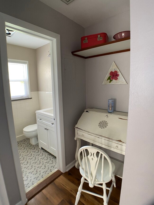 Building Photo - 5718-5713 13th Ave S