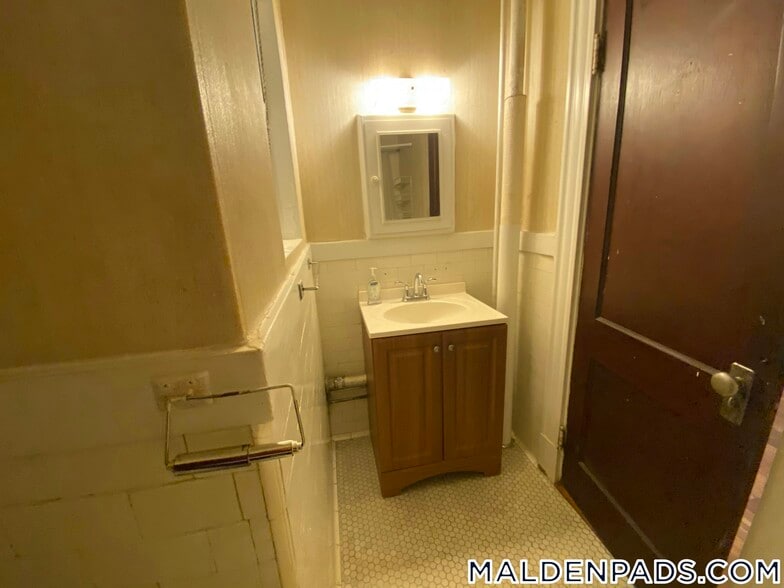 Building Photo - 17-19 Washington St.