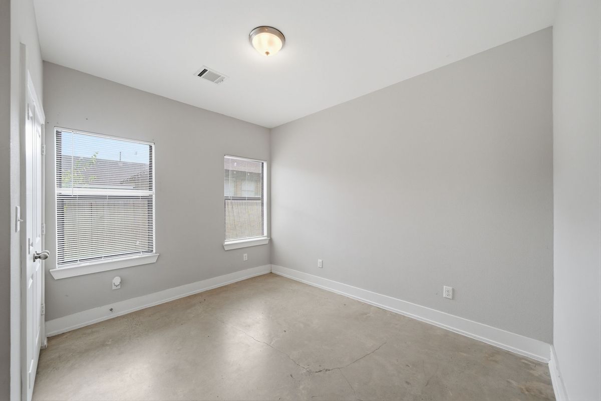 Building Photo - 603 Edgewood St