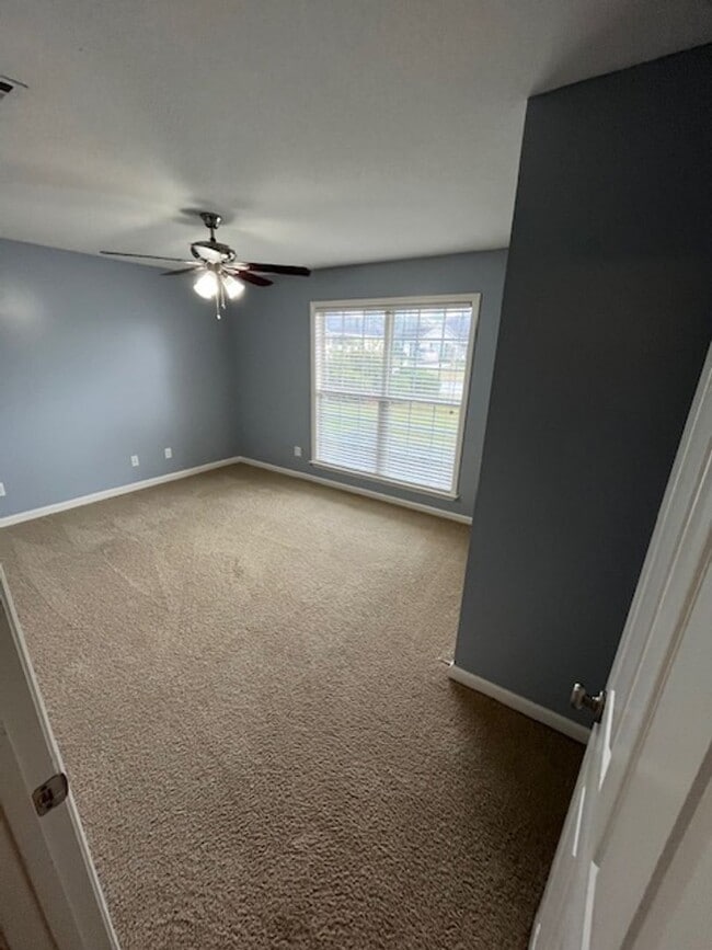 Building Photo - Spacious 4-Bedroom Home with Modern Comforts in Valdosta