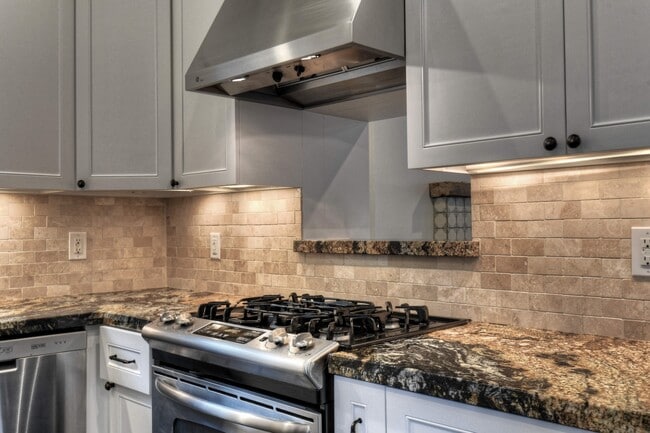 Building Photo - 5912 Auden St