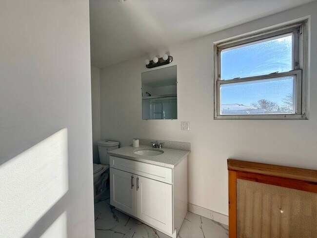 Building Photo - 15-24-24 125th St