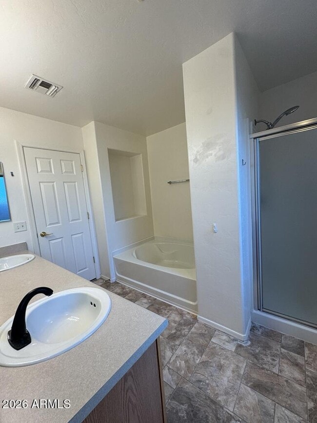 Building Photo - 3188 Copper Pointe Dr