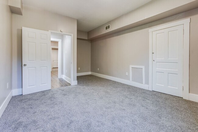 Building Photo - 2641 S 18th St