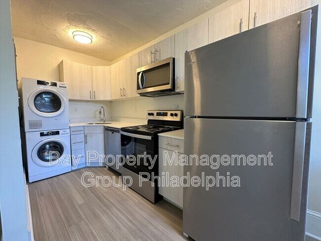 Primary Photo - 2809 W Queen Ln