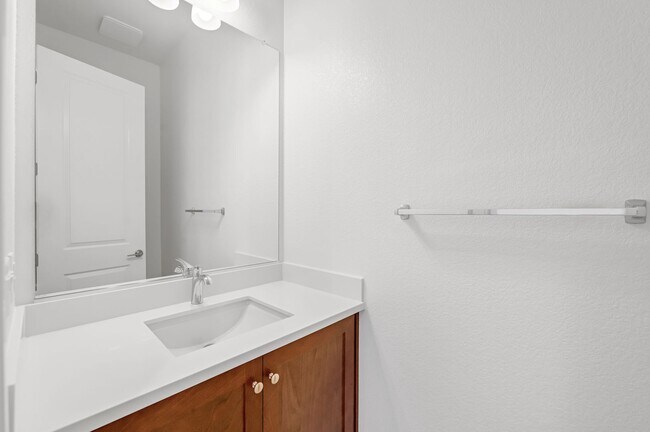 Building Photo - Beautiful Corner Lot 3 Bed 3 Bath Home