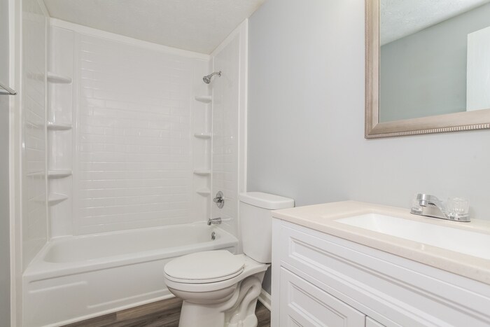 Building Photo - 7847 Kingsgate Way