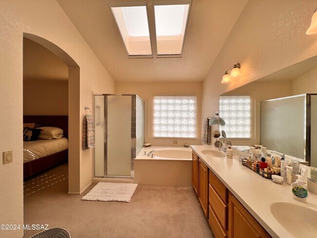 Building Photo - 14248 N Cirrus Hill Dr