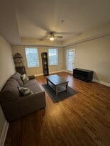 Building Photo - 8205 Lenox Creekside Dr