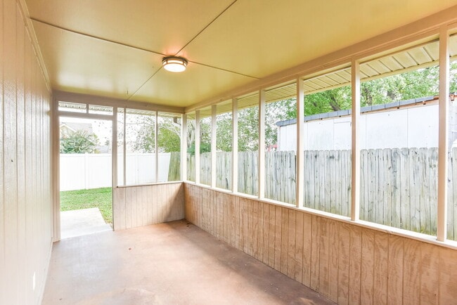 Building Photo - 1207 Cason Ln