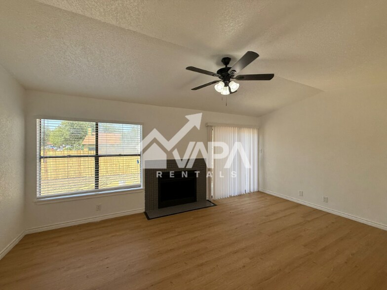 Building Photo - 4103 Sunrise Glade Dr