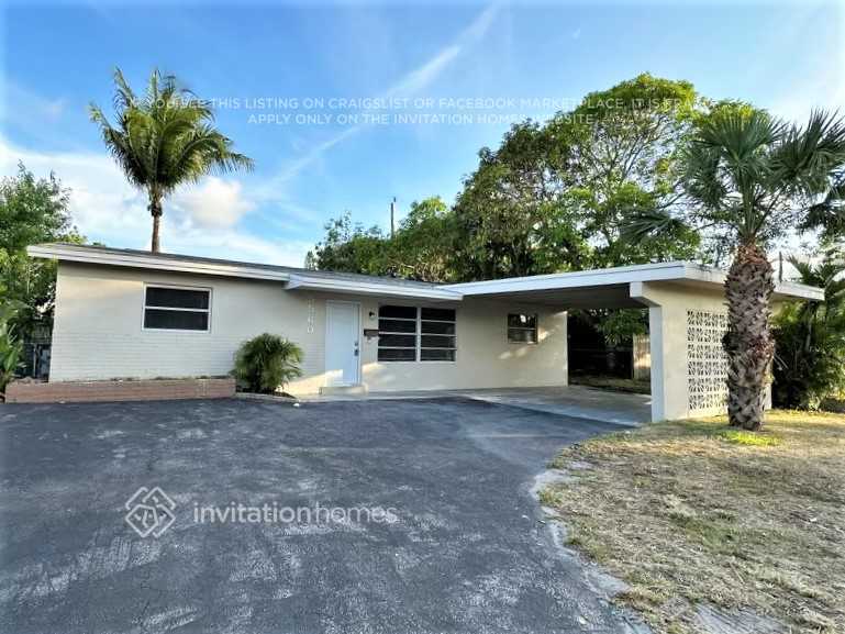 Building Photo - 5560 SW 7th Ct