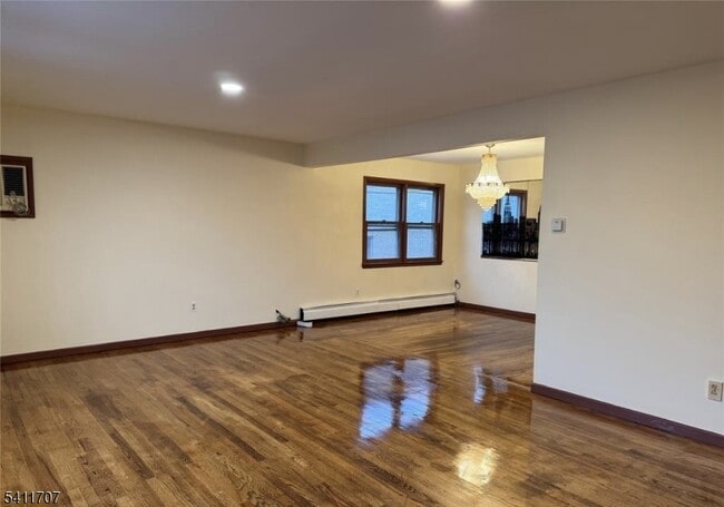 Building Photo - 4 Chestnut St