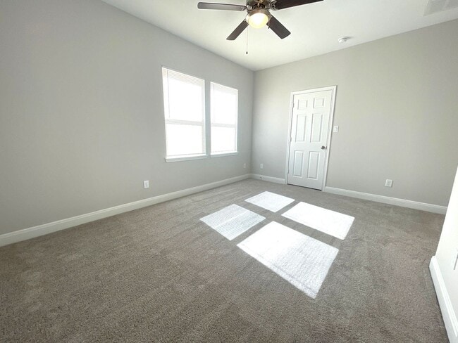 Building Photo - 5214 Mayle St