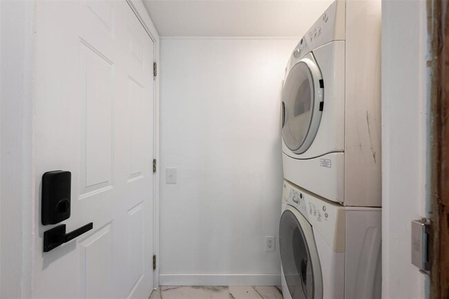 Building Photo - 1403 Palo Duro Rd