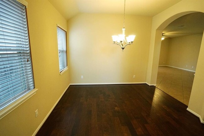 Building Photo - 1067 Cedar Lake Ct