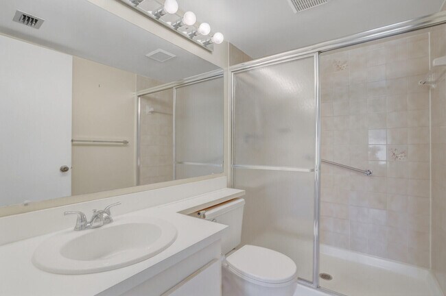 Building Photo - 826 Sky Pine Way