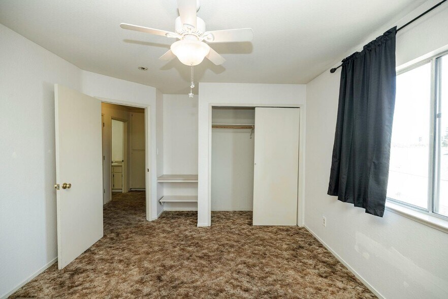 Building Photo - 1580 N Denair Ave