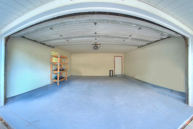 Building Photo - 10001 S Komensky Ave