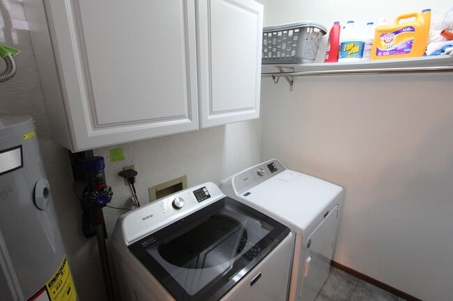 Building Photo - Fully Furnished 4-Bed Home in Kachina Village with Bonus Rec Room