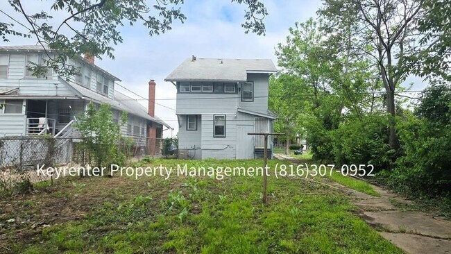 Building Photo - 2607 E 73rd St