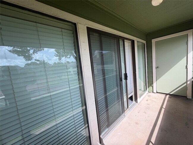 Building Photo - 14777 Wunderlich Dr